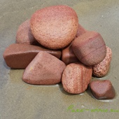 щебень галтованный малиновый (песчаник) фр. 20-70 мм.