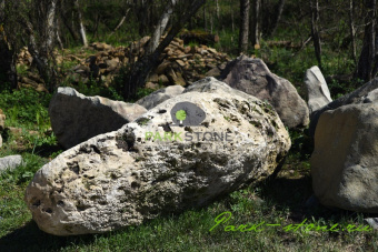 Выветренный известняк (степной) фр. 500-1500 мм., большие камни для ландшафтного дизайна